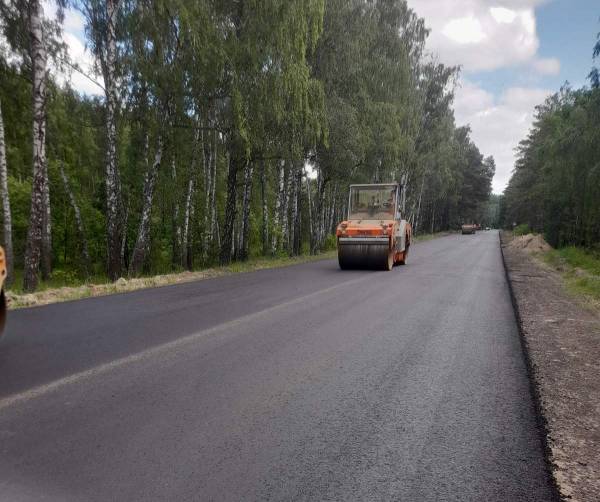 В Брянской области на трассе «Климово - Чуровичи» начали укладывать асфальт