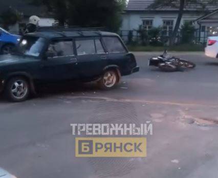 В Брянске в страшном ДТП на Дружбе мотоциклист сломал обе ноги