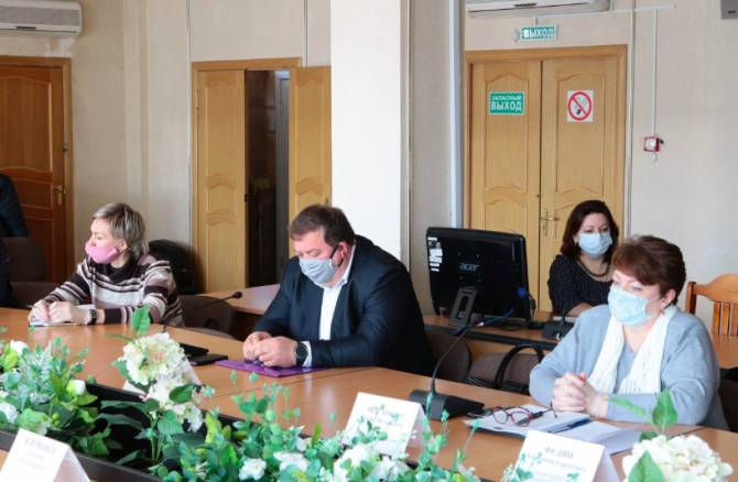 В Брянске чиновники выслушали работников рынков