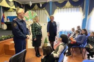 Детей-сирот с Донбасса поздравили с Новым годом