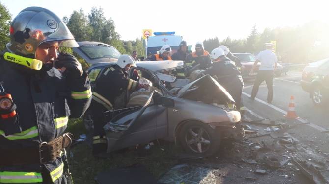 На брянской трассе в жутком ДТП есть пострадавшие