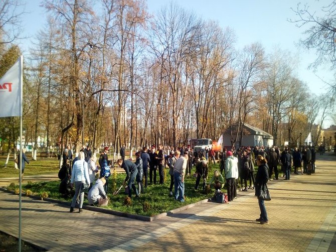В Брянске в парке Железнодорожников появился «Лес Победы»