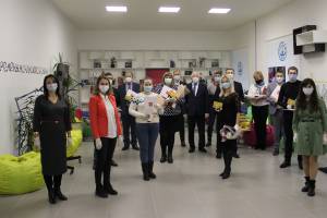 Брянским волонтерам вручили грамоты президента Путина