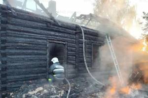 В Красногорском районе в горящем доме погиб 53-летний мужчина