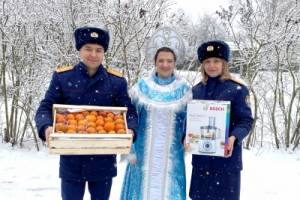 Брянские следователи отвезли в Карачевский дом ребёнка фрукты и технику