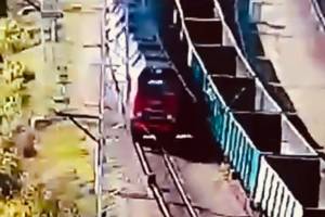 В Навле грузовой поезд насмерть сбил сидевшего на рельсах мужчину