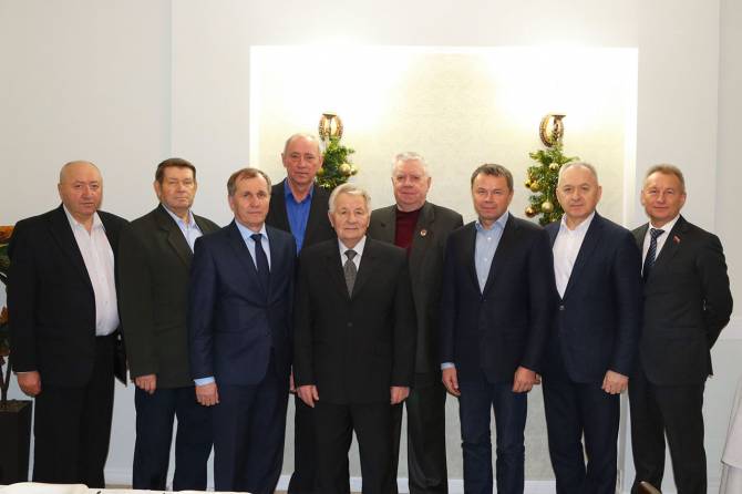 Мэр Брянска Макаров встретился с бывшими руководителями города