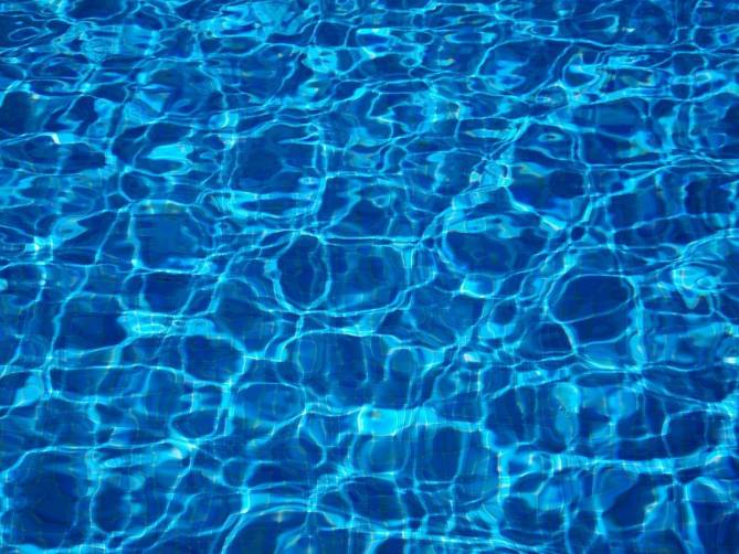 Спорткомплекс с бассейном в Фокинском районе Брянска откроют летом