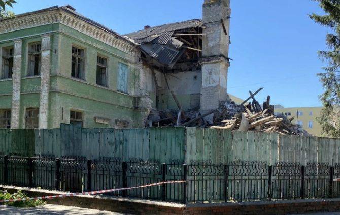 В Брянске снесли старое здание детской горбольницы №1