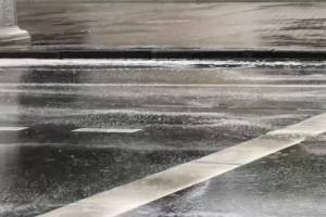 Брянцев испугала белая пена на дорогах после дождя