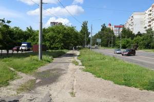 В Брянске на улице Крахмалева расширят дорогу и сделают тротуары