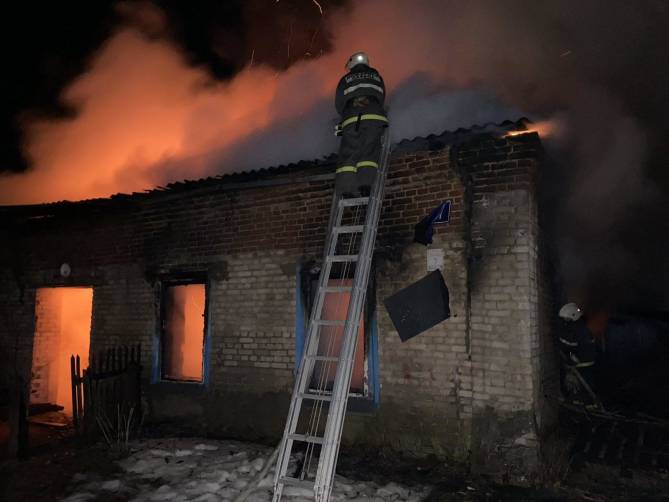 В Стародубе при пожаре в доме пострадал человек