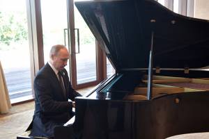Путина попросили спасти от чиновников Богомаза музыкальную школу