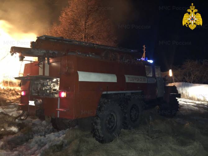 В Дятькове сгорел нежилой дом