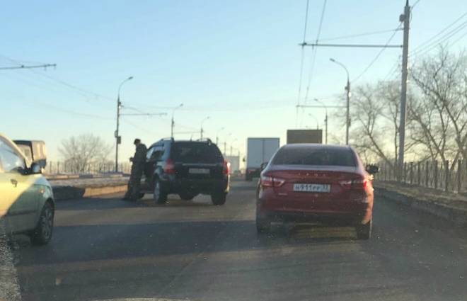 На путепроводе Брянск-II столкнулись две легковушки