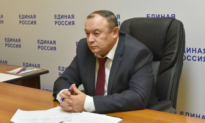 Брянские чиновники за три недели спустят на самопиар 1,4 миллиона рублей