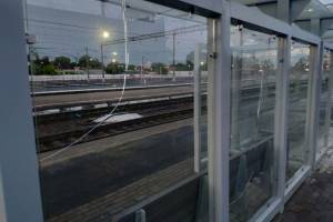 Вандалы разгромили новые остановки на вокзале «Брянск-Орловский»
