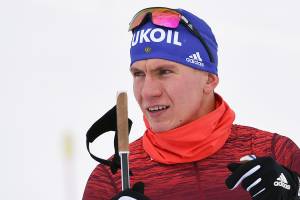 Брянский лыжник Большунов упал на гонке «Ски Тура»