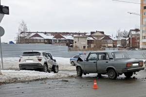 В Брянске начинающий водитель устроил ДТП на Станке Димитрова