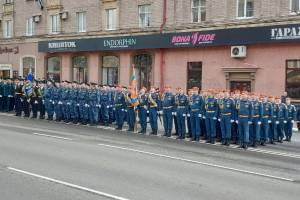 В Брянске военные и боевая техника приготовились к параду