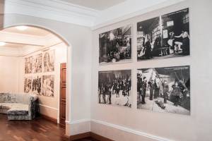В брянском драмтеатре открылась выставка редких архивных фото