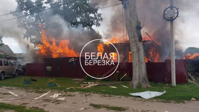 В соцсетях появились фото последствий обстрела ВСУ брянского поселка белая Березка