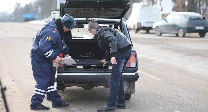 В Брянской области введен досмотр машин из-за высокого уровня угрозы терактов