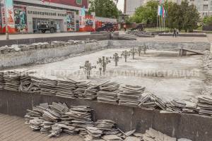 В Брянске начался ремонт фонтанов на площади Партизан
