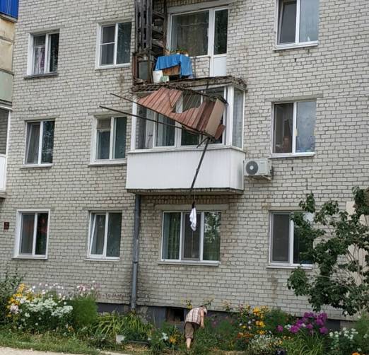 В Трубчевске при обрушении балкона погиб мужчина