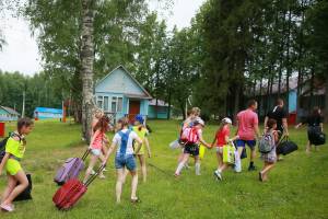 Брянским родителям вернут половину стоимости детской путевки в летний лагерь