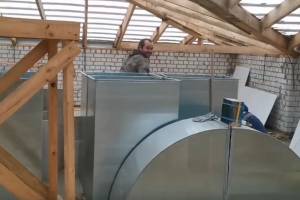 В Стародубе строитель без маски спрятался от видеокамеры 