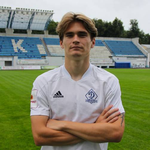 В брянское «Динамо» перешел 21-летний полузащитник Казимир
