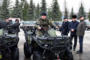 Дислоцирующиеся на Брянщине воинские части получили 40 автомобилей «Нива» и 15 квадроциклов 