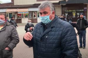 Брянский чиновник Колесников в ужасе сбежал от блогера Коломейцева