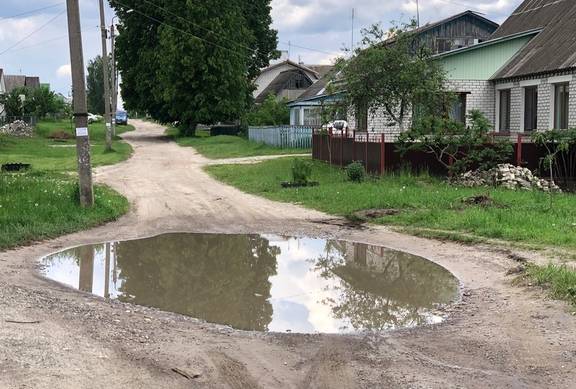 Жители Дятькова просят заасфальтировать улицу Советскую