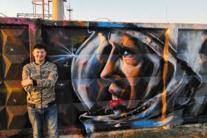 В Брянске появилось космическое граффити с Гагариным