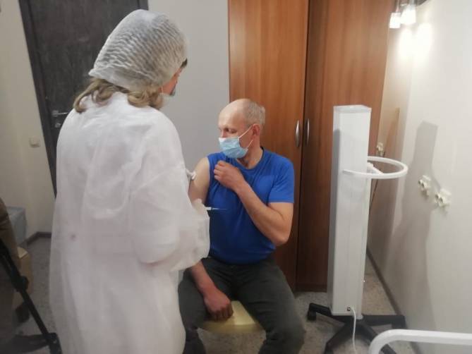 В ТРЦ за сутки от коронавируса привились 139 брянцев 