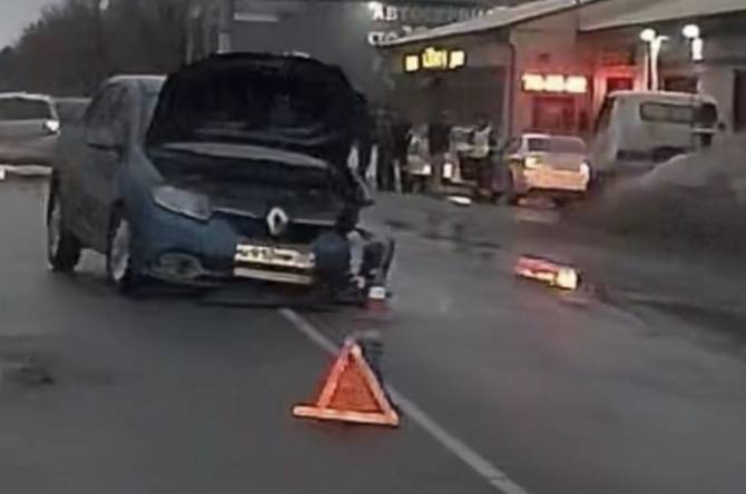 В Брянске при столкновении двух легковушек на Речной пострадал водитель