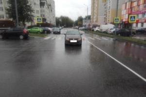 В Брянске водитель заболтался по телефону и сбил на переходе женщину