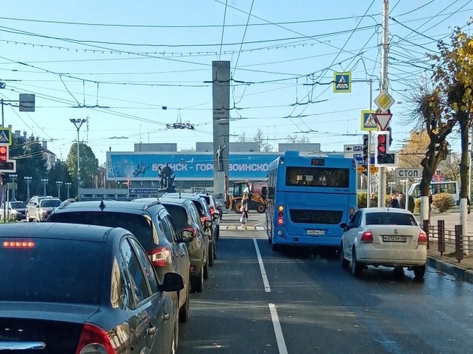 Брянцев возмутила опасная езда водителя «синего» автобуса