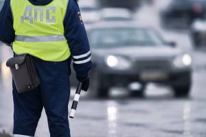 В Брянске за сутки на нарушениях попались 18 маршрутчиков и 15 таксистов
