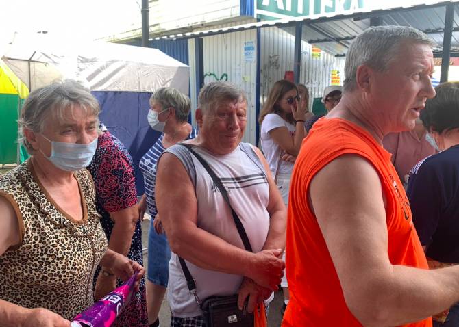 В Клинцах торговцы овощной ярмарки пришли в ужас от новой площадки