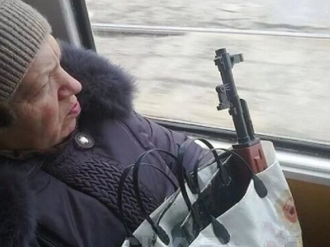 В Брянске пенсионерка устроила дуэль с водителем маршрутки