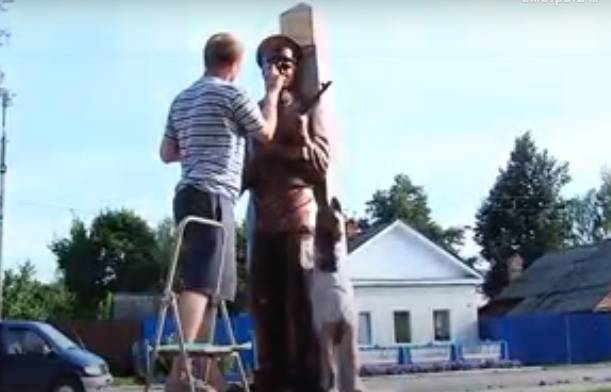 В Новозыбкове срочно переделывают памятник пограничникам