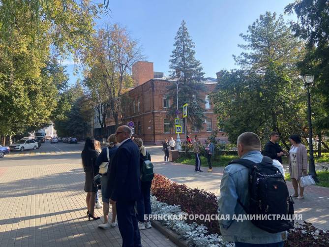 В Брянске сообщили о минировании здания Советской районной администрации