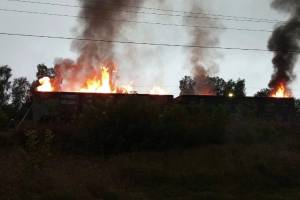 В брянском посёлке Любохна сгорели два вагона со шпалами