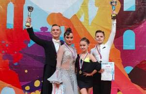 Брянские танцоры привезли три кубка из Тулы