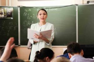 В Брянской области педагогам пообещали выдать по миллиону