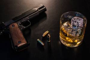 Брянского алкоголика лишили права на хранение оружия