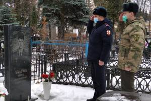 В Брянске росгвардейцы почтили память погибшего сослуживца